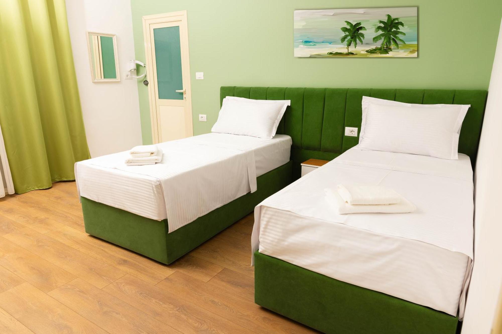 Hotel Vila Max Durrës Buitenkant foto