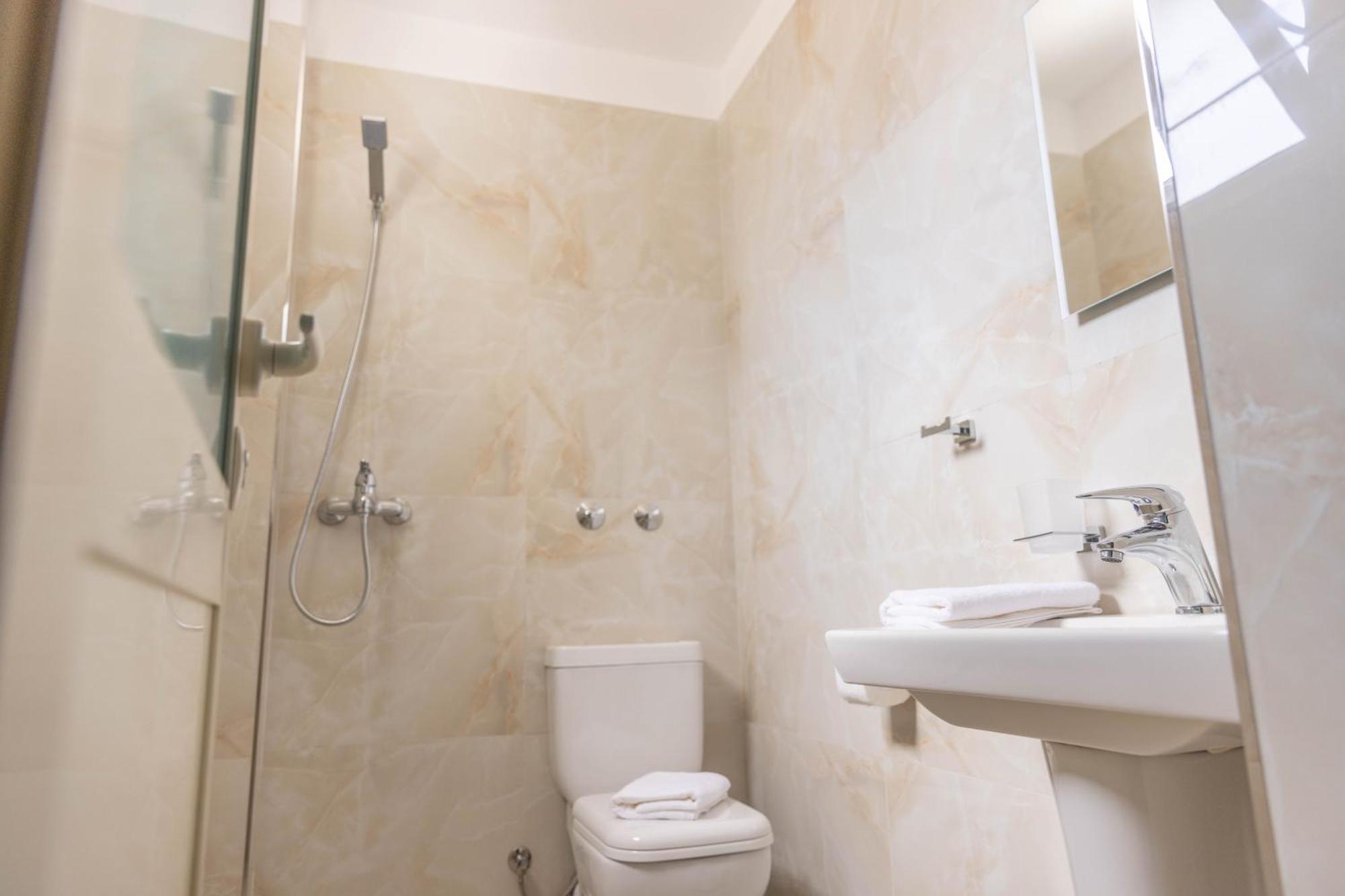 Hotel Vila Max Durrës Buitenkant foto