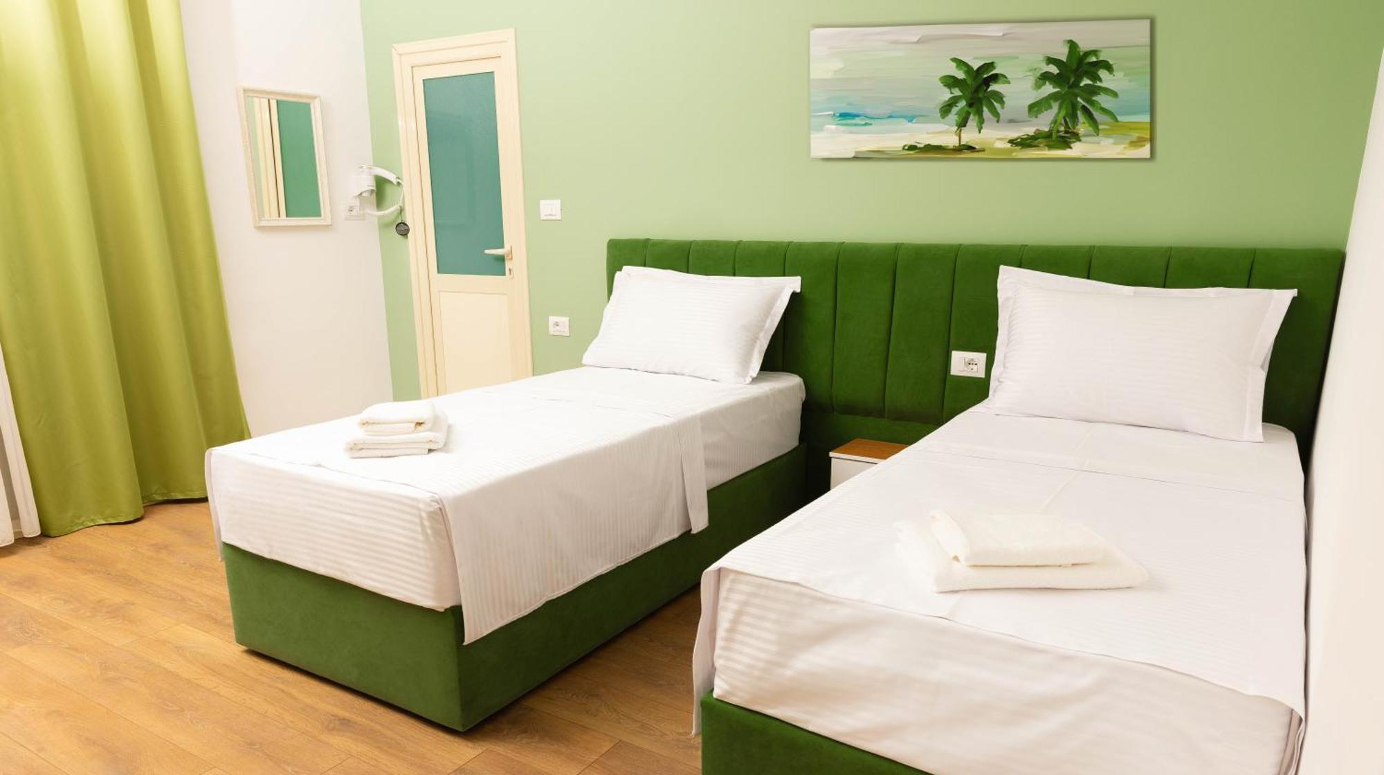 Hotel Vila Max Durrës Buitenkant foto