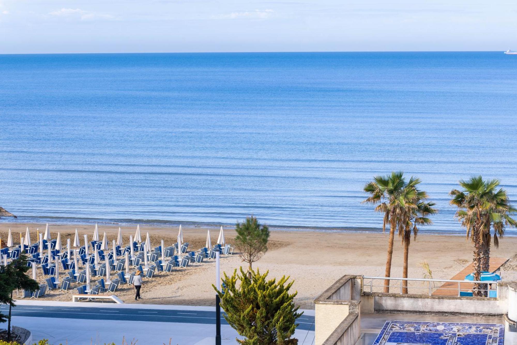 Hotel Vila Max Durrës Buitenkant foto
