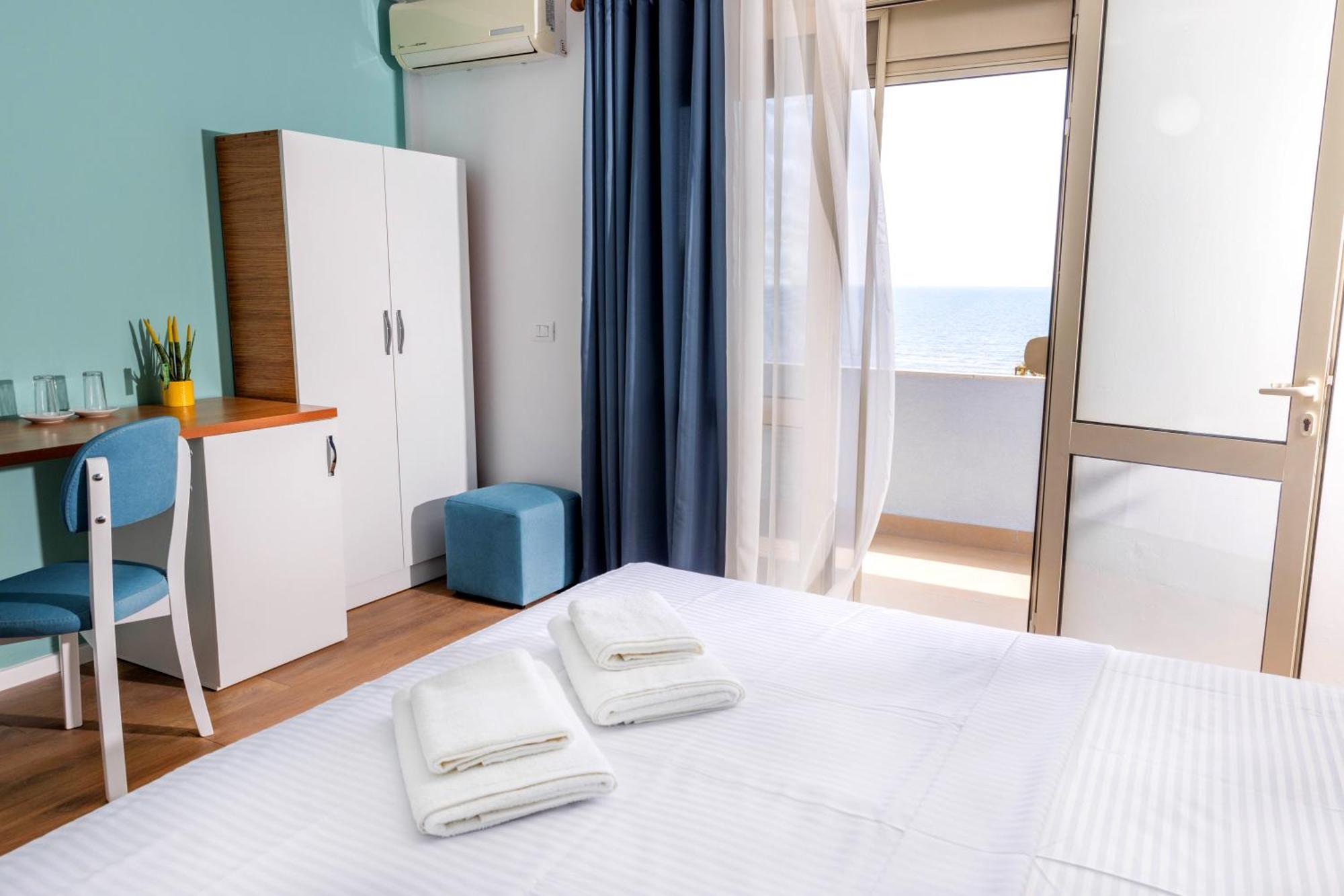 Hotel Vila Max Durrës Buitenkant foto