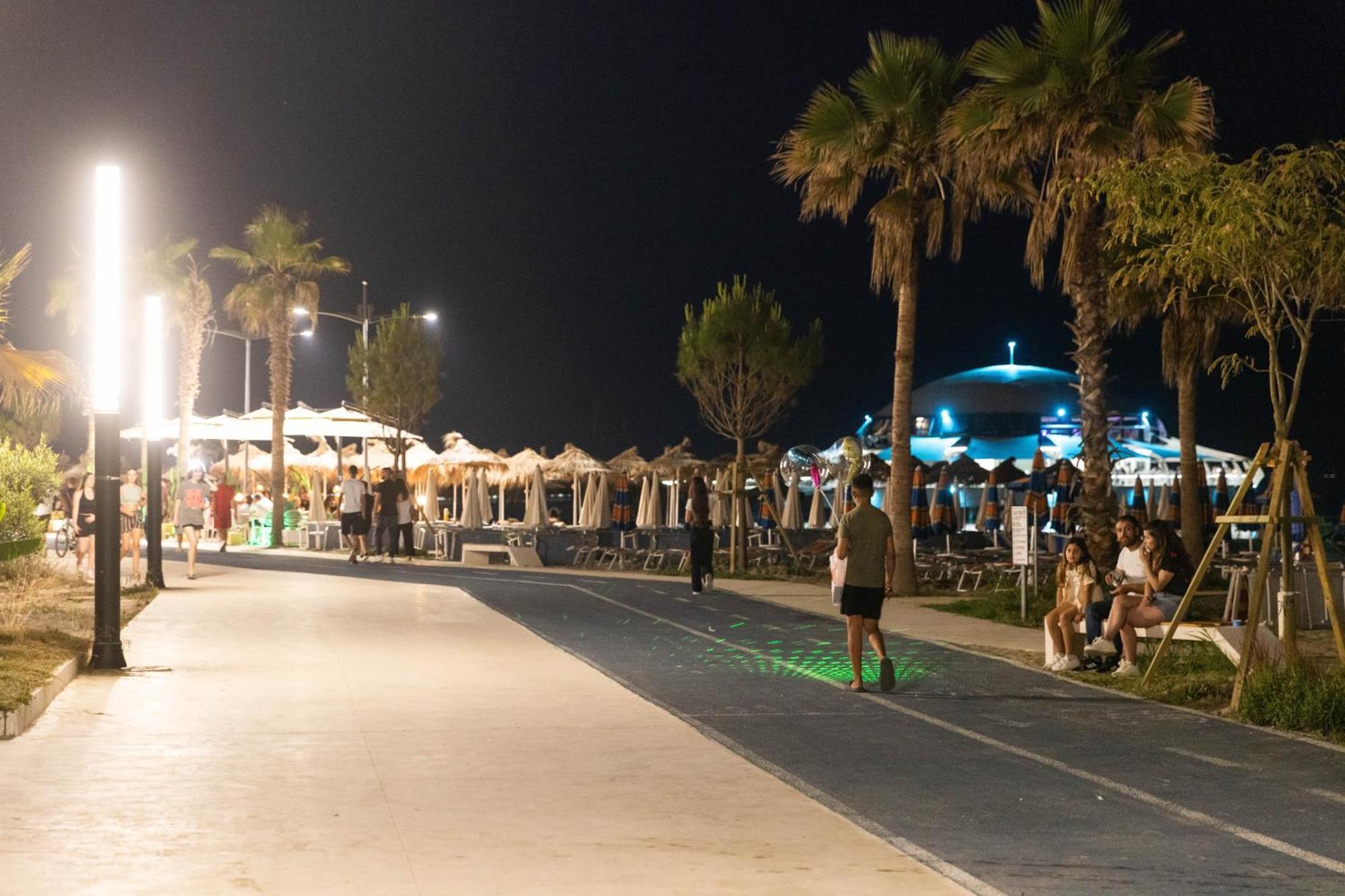 Hotel Vila Max Durrës Buitenkant foto