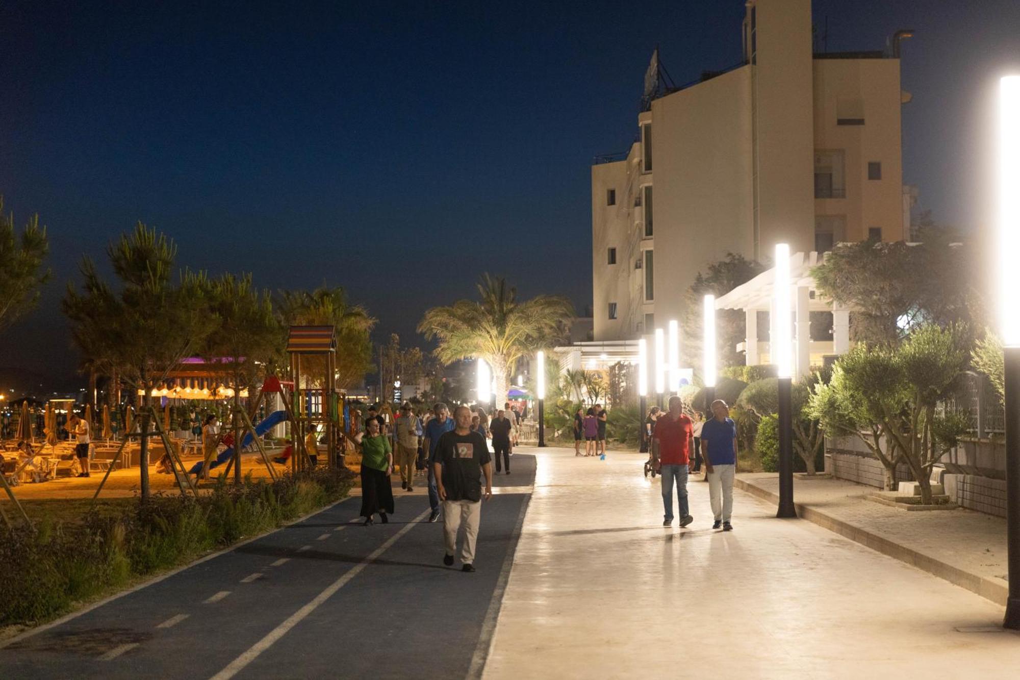 Hotel Vila Max Durrës Buitenkant foto