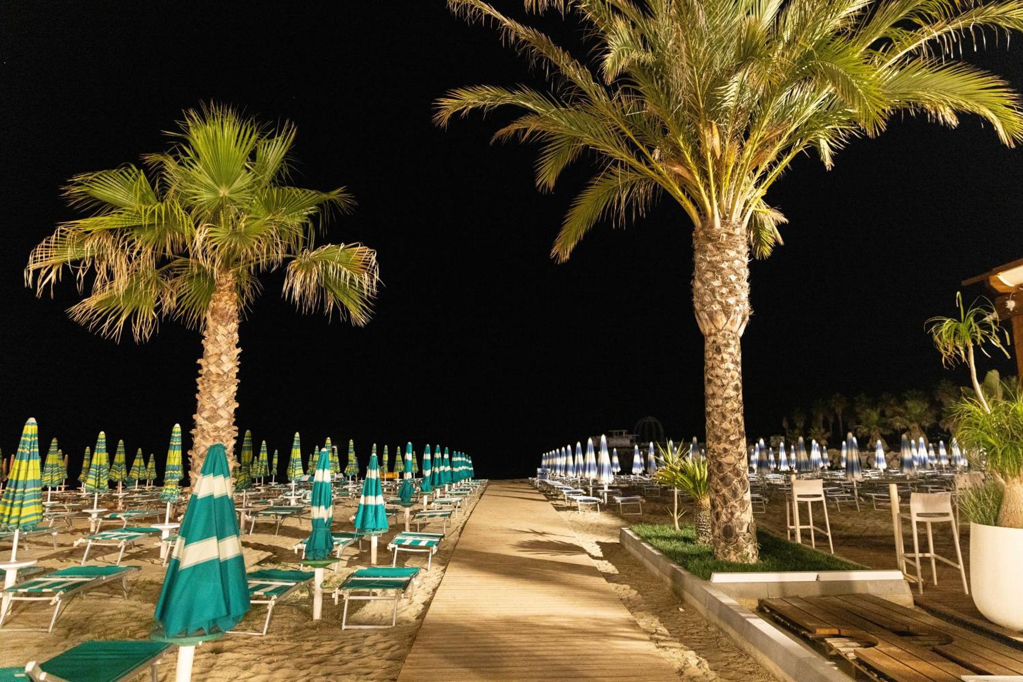 Hotel Vila Max Durrës Buitenkant foto